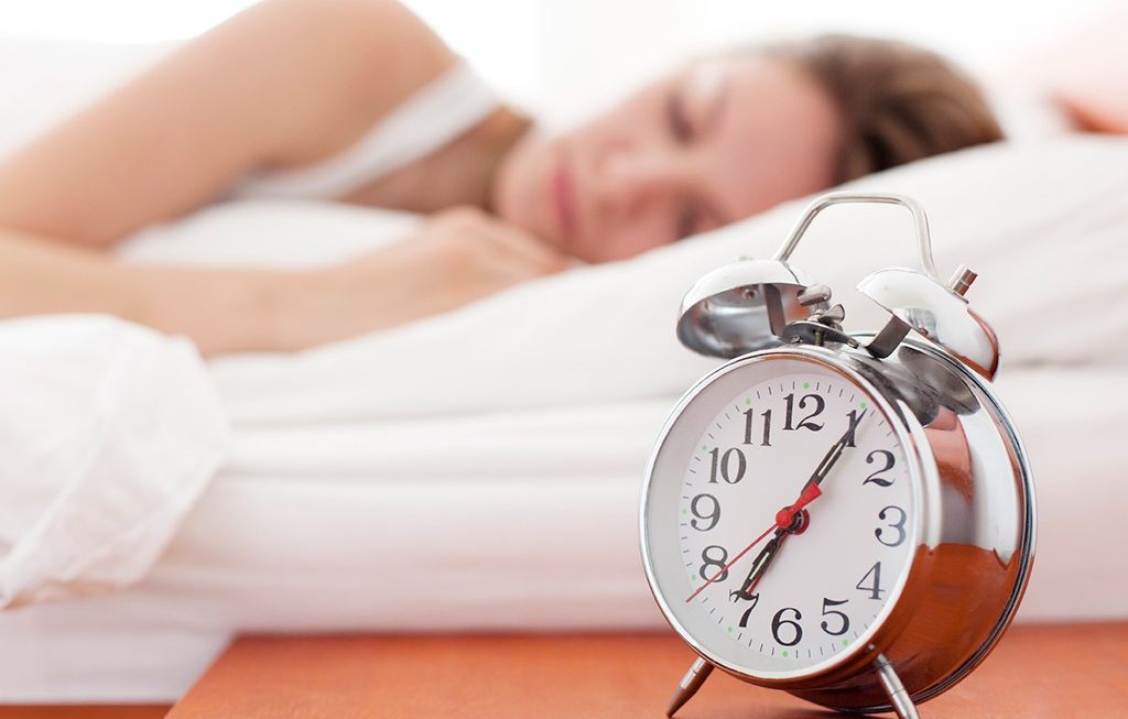 The Impact of Sleep on Weight Loss: Does Staying Up Late Make You Gain Weight?
